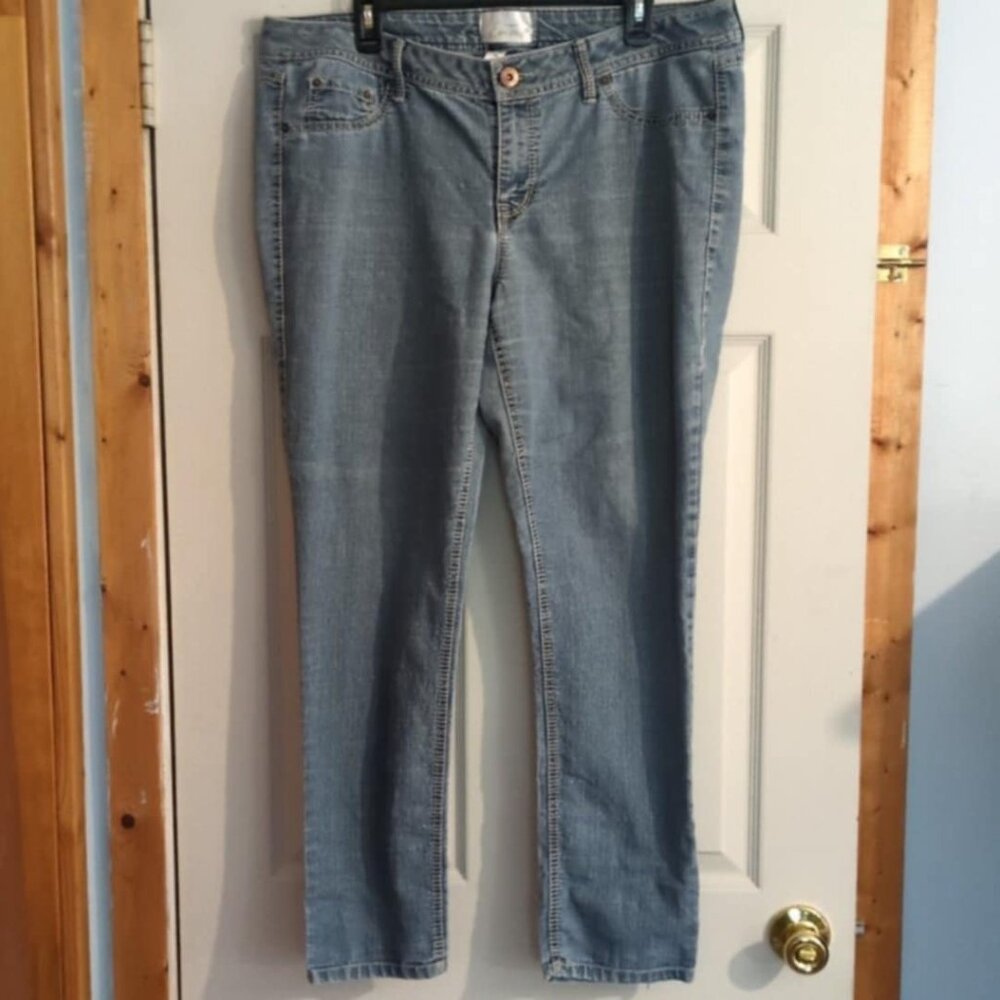 Simply Emma Womens Jeans Size 16W Light Wash Straight Leg Blue Denim Lightweight